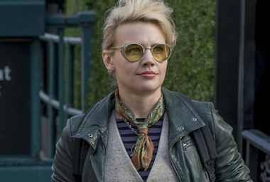 Kate McKinnon as Jillian Holtzmann in "Ghostbusters"